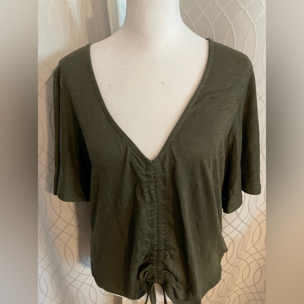 Express short sleeve front tie detail SZ L